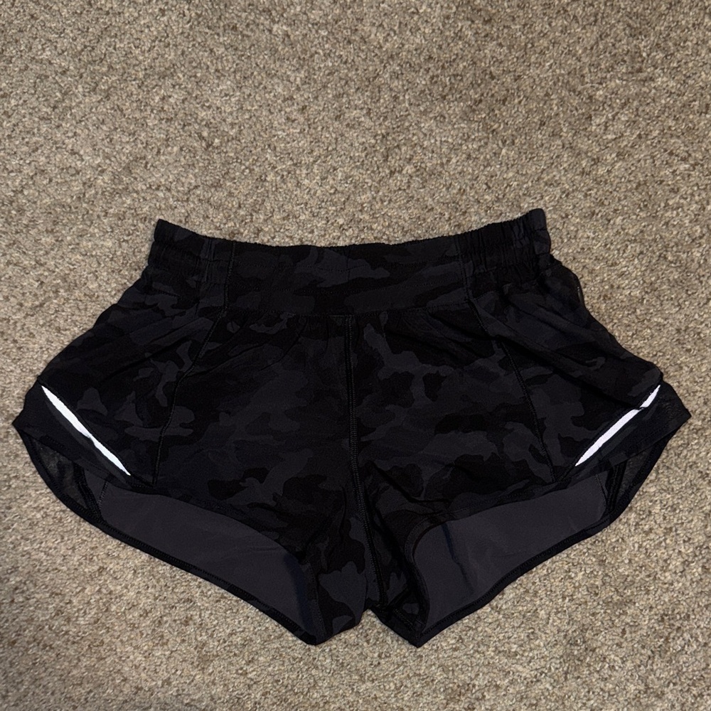 Lululemon Hotty Hot Low Rise Camouflage Women's Shorts